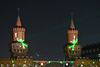 Berlin-leuchtet: Grüne Männchen auf der Oberbaumbrücke
