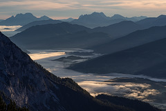 Das Ennstal präsentiert sich im Nebel