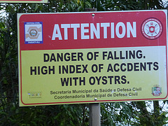 Warning. Dangerous oysters !