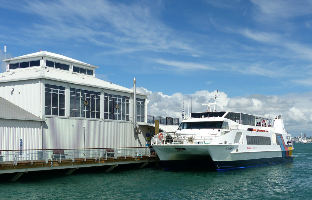 Fullers Starflyte at Devonport (1) - 23 February 2015