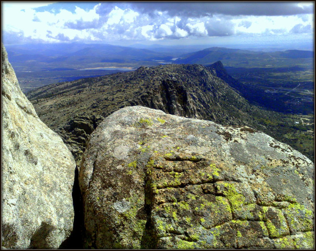 Along the ridge. La Sierra de La Cabrera. H. A. N. W. E. everyone!