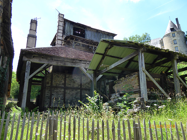 le haut fourneau de laforge de Savignac Lédrier