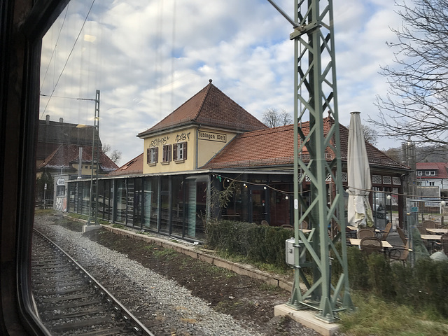 Tübingen West, Nebengebäude