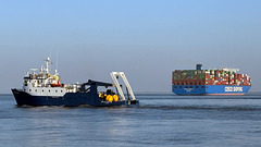 ARCTIC HUNTER and COSCO SHIPPING LEO