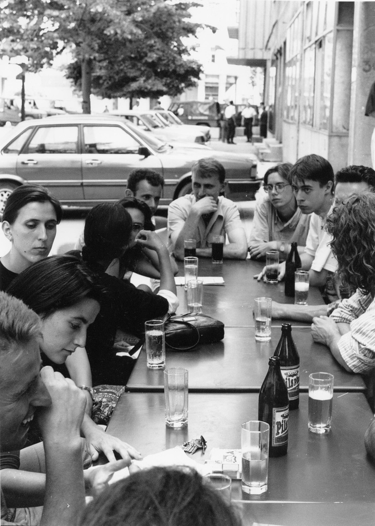 gang at cafe