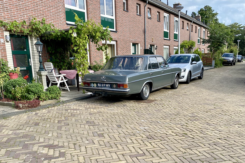 1970 Mercedes-Benz 200