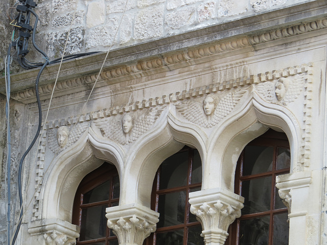 Trogir, façade.