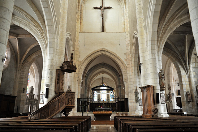 Nef de l'église de Chaource