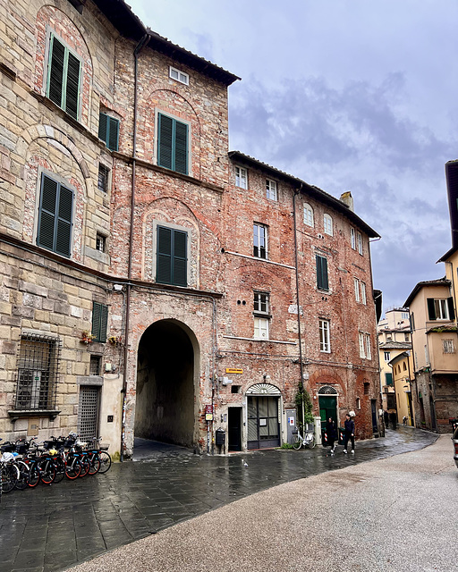 Lucca 2024 – Eastern access gate to the Piazza dell’Anfiteatro