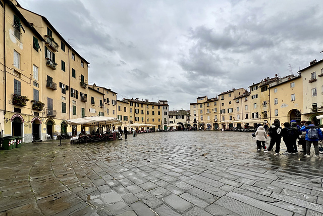 Lucca 2024 – Piazza dell’Anfiteatro