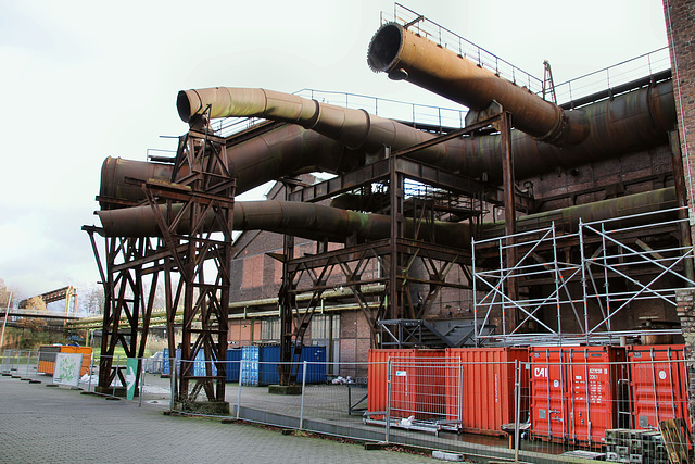 Alte Gichtgasleitungen an der Jahrhunderthalle (Westpark, Bochum) / 14.01.2019