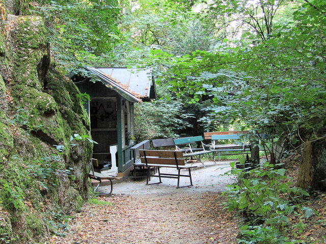 an der Lourdes-Grotte