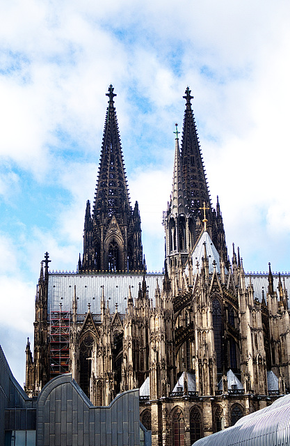 Wie ein riesiger Klotz, der vom Himmel gefallen ist