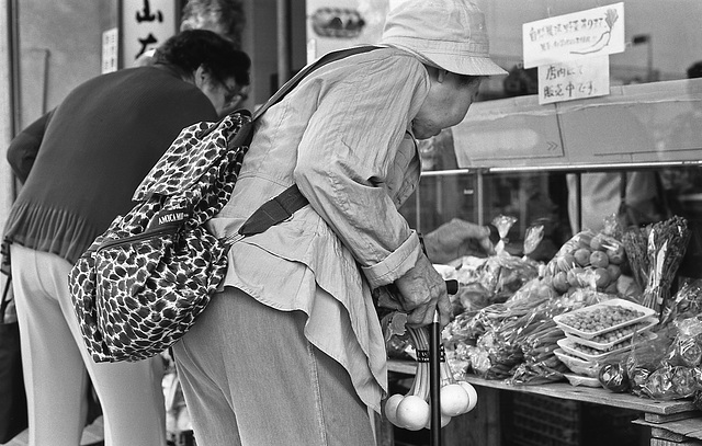 Choosing vegetables