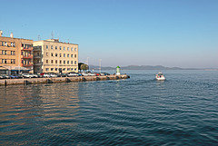 Schifffahrt Kornaten (2) - Leuchttürmchen an der Landspitze der Altstadt von Zadar