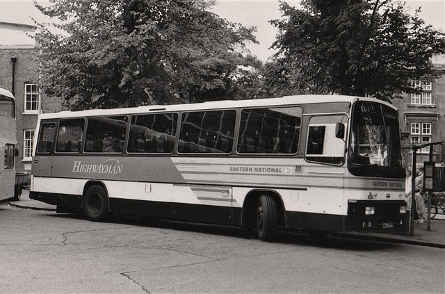 Eastern National Highwayman coach in Drummer Street bus station, Cambridge – 21 Sep 1985 (27-19)