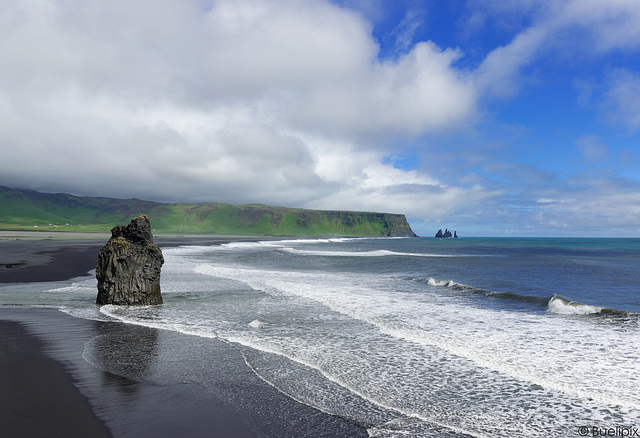 beim Kap Dyrhólaey, (fast) an der Südspitze von Island  (© Buelipix)