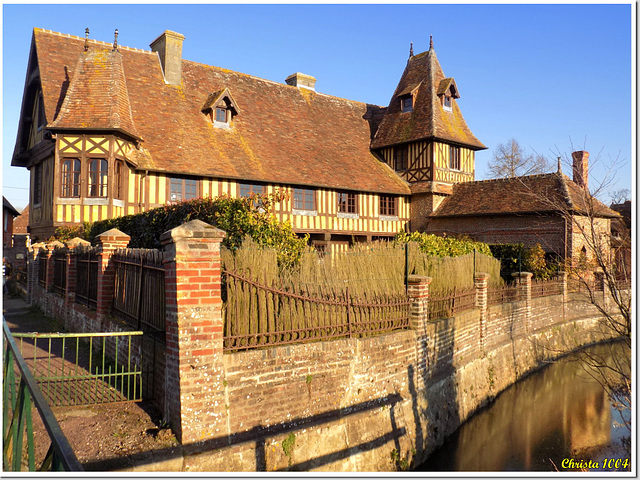 Norman mansion in the evening sun - HFF