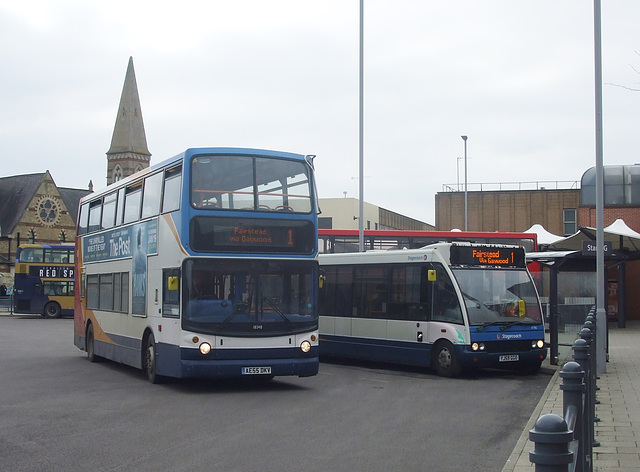 DSCF1032 Stagecoach (Go West) 18348 (AE55 DKV) and 47910 (YJ59 GGO) in King's Lynn - 22 Mar 2018