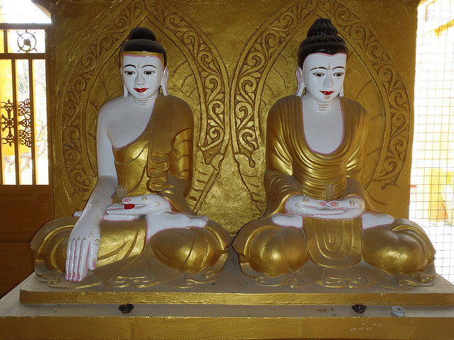 temple by Lake Taungthaman