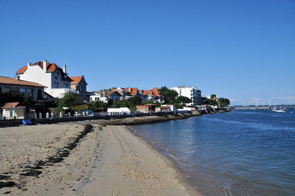 Cycling from Bordeaux Vineyards to the Atlantic Coast/Arcachon