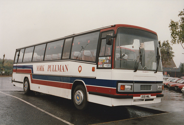 York Pullman D131 HML at Ferrybridge Service Area – 2 Oct 1992 (181-19) York Pullman D131 HML at Ferrybridge Service Area – 2 Oct 1992 (181-19)