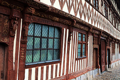 Maison Henri IV , construite en 1540 , classée Monument Historique