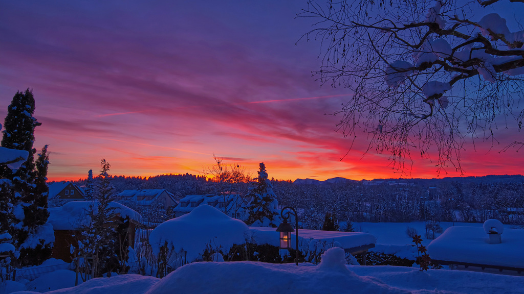 Winterlicher Sonnenaufgang im Allgäu