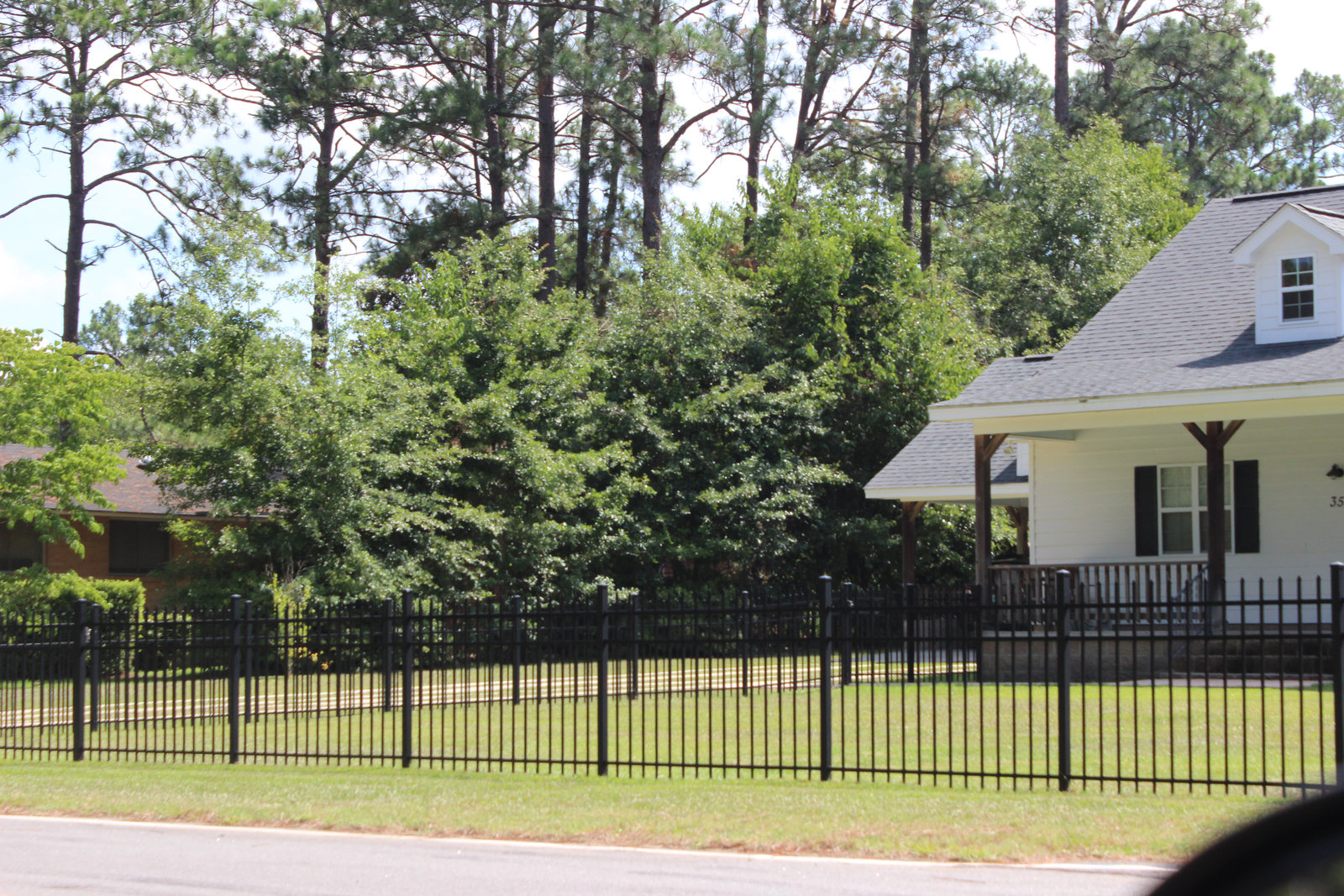 HFF EVERYONE!!   a neat well kept yard.. But no landscaping plants at all tho!