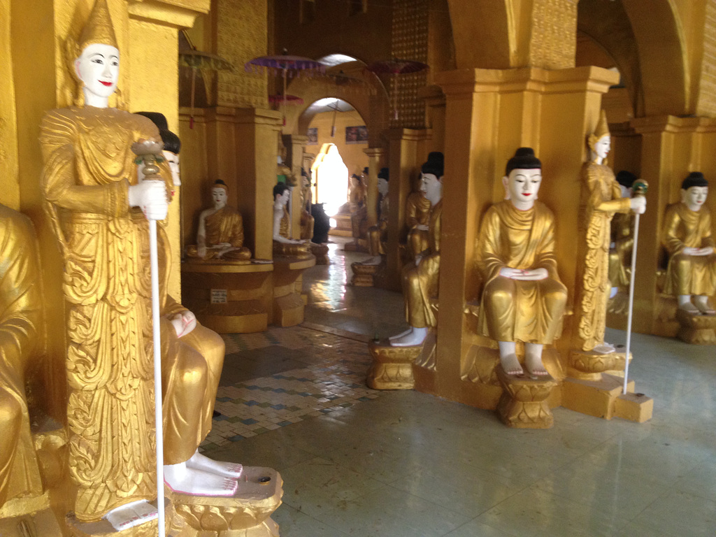 temple by Lake Taungthaman