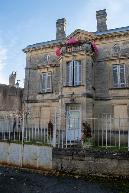 Town hall, Bourg