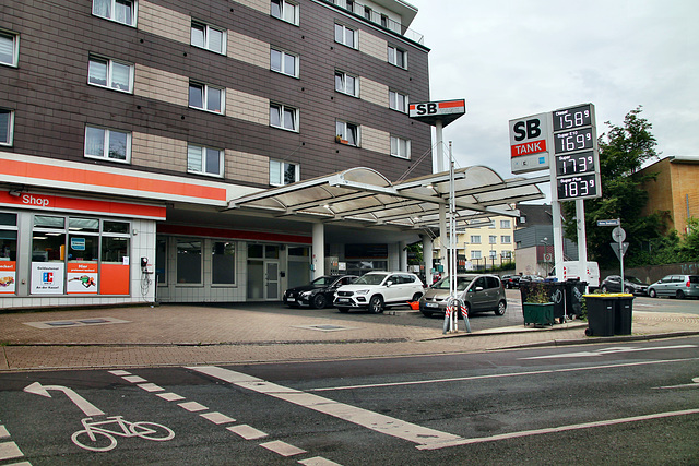 Tankstelle SB-Tank (Essen-Huttrop) / 15.06.2024