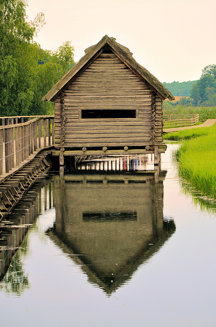 Freilichtmuseum Groß Raden: Brückenhaus im Wassergraben