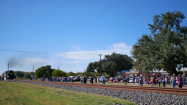 Passby Video of the UP4014 (Big Boy) Train, D'Hanis, Texas