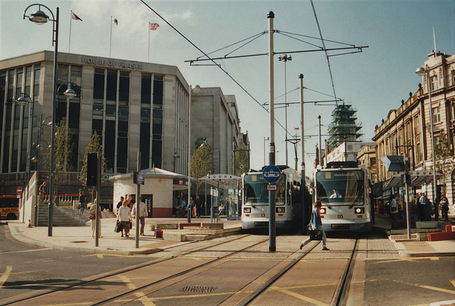 Sheffield Supertram sets 13 and 05 in Sheffield city centre – 9 Oct 1995 (290-03)