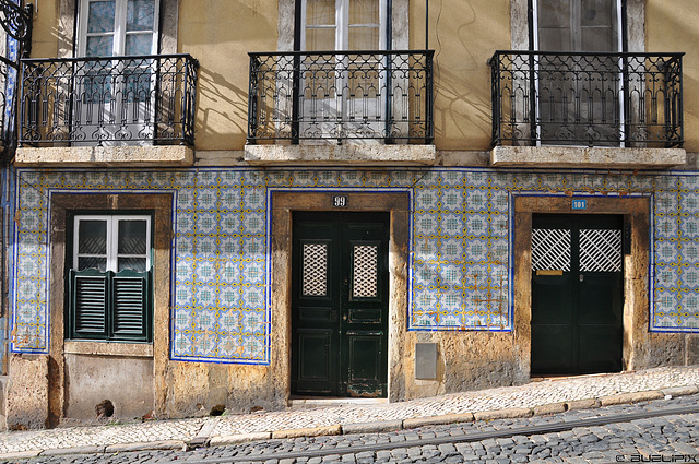 Lissabon - Alfama (© Buelipix)