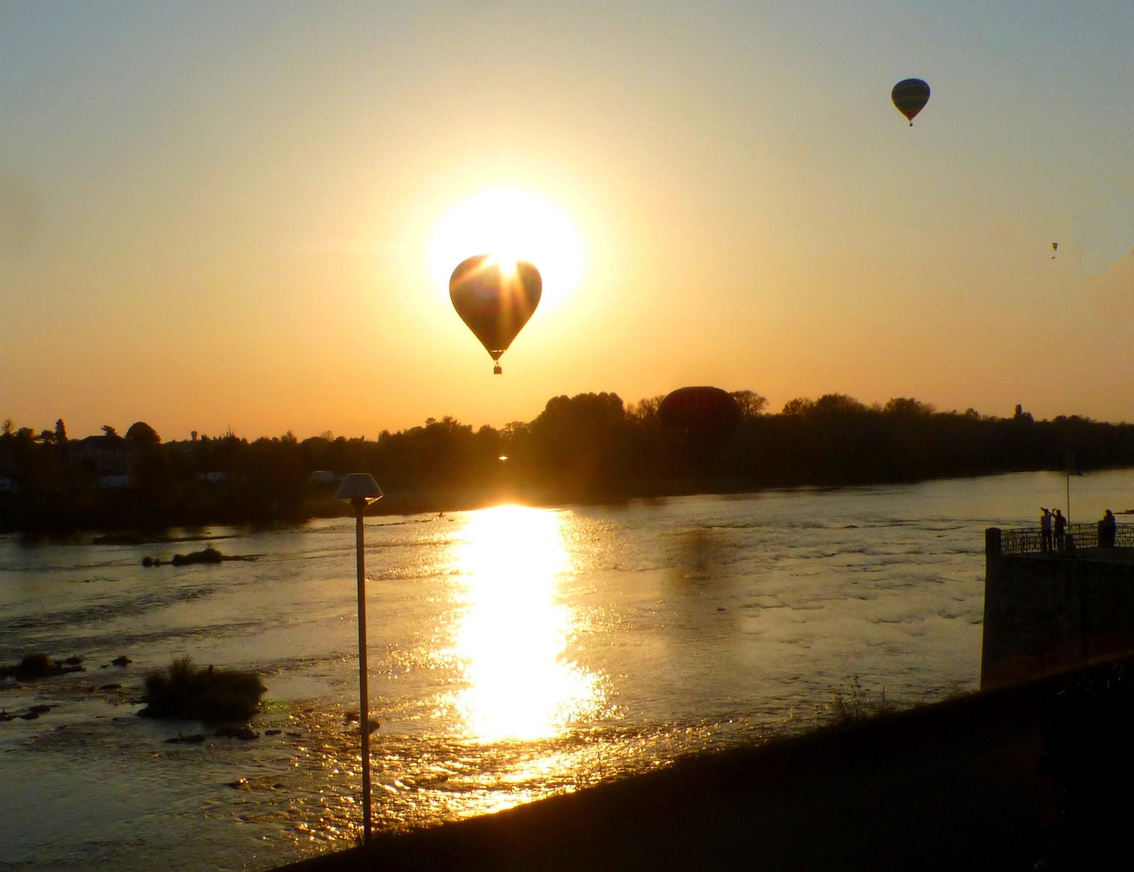 Soleil, soleil dessine moi une mongolfière ! !