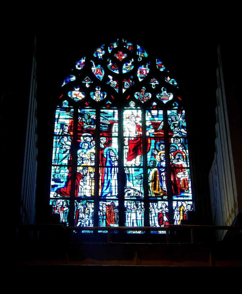 Vitrail et orgues , à la basilique Saint Sauveur , à Dinan (22)