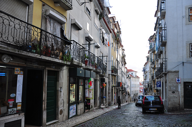 Lissabon - Alfama (© Buelipix)