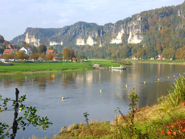 Elbtal bei Rathen mit Gierseilfähre