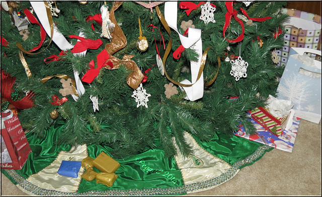 Christmas tree skirt  ..