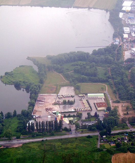 Baggersee am Großmoorbogen, Neuland Beton und Wasserski-Anlage