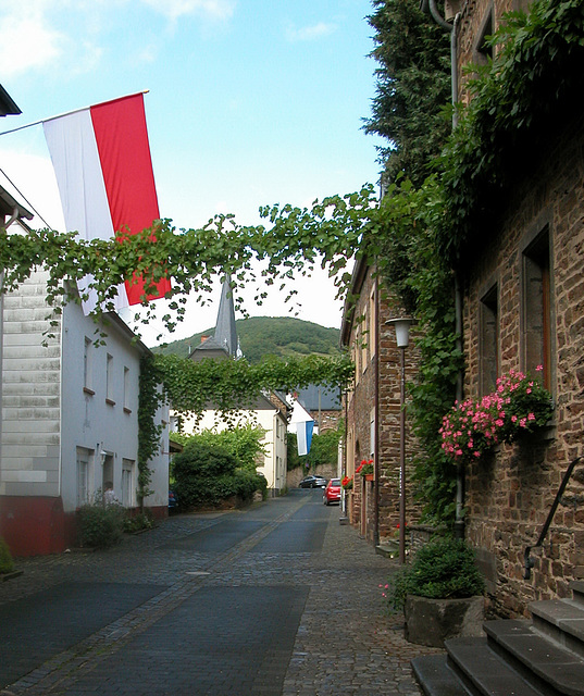 Bruttig, Hauptstraße