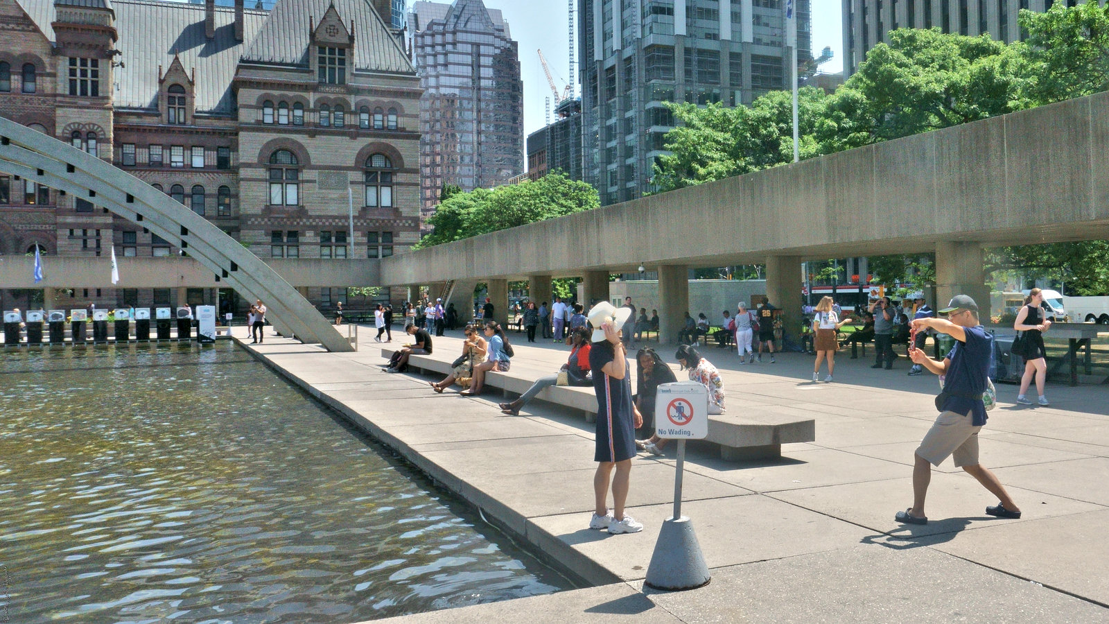 Nathan Phillips Square, Toronto