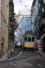 Lissabon - Alfama - Carreira 28E dos Eléctricos de Lisboa (© Buelipix)