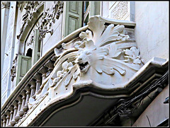 Valencia: calle de la Paz, detalle de fachada