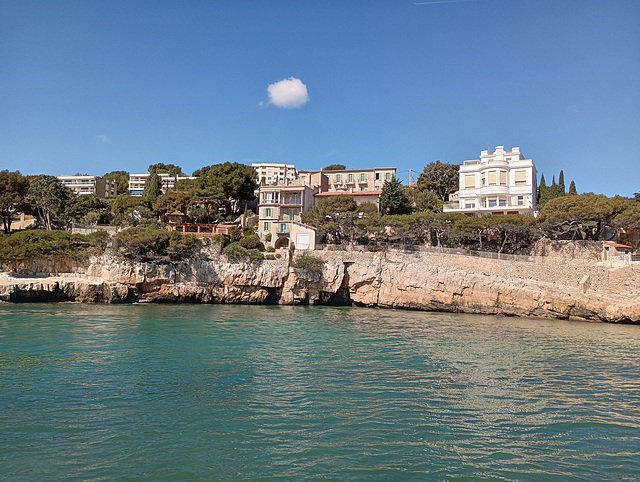 Les Couleurs de Cassis!