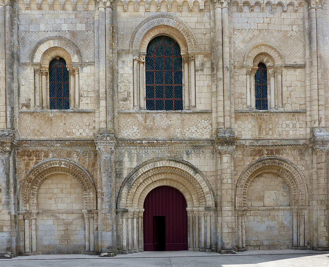 Nieul-sur-l'Autise - Abbaye Royale Saint-Vincent