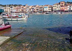 Les Couleurs de Cassis!