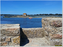 La petite maison aux volets bleus La petite maison aux volets bleus